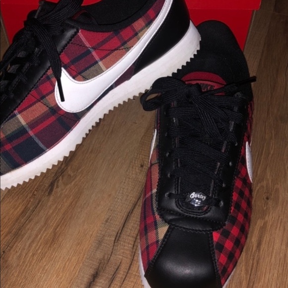 Shoes - Picture 2 of 4